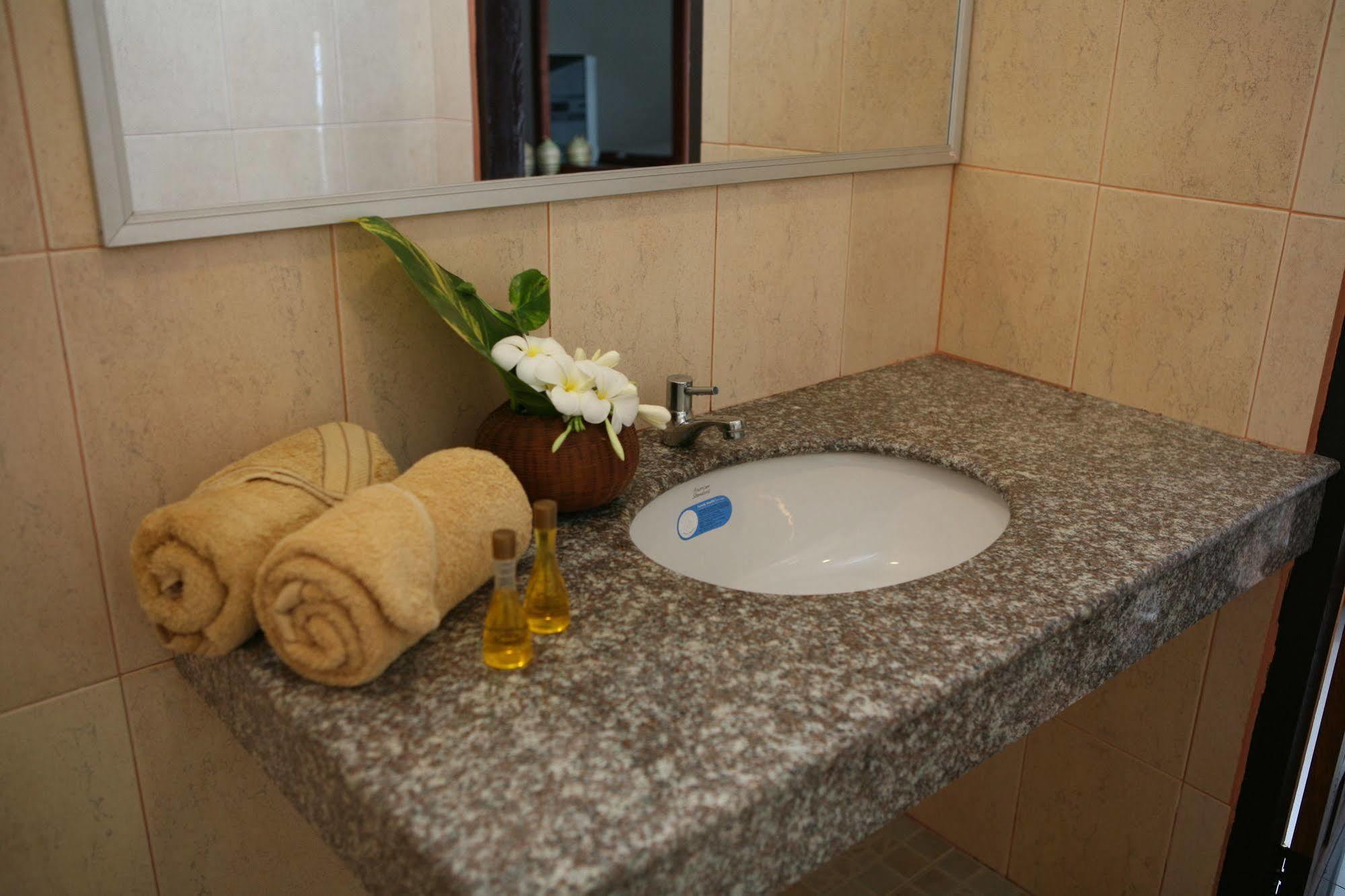 Alisa Guesthouse Pakxé Zewnętrze zdjęcie
